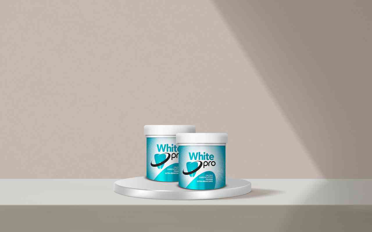 Scopri come ottenere denti bianchi e un sorriso smagliante in modo sicuro con White Pro